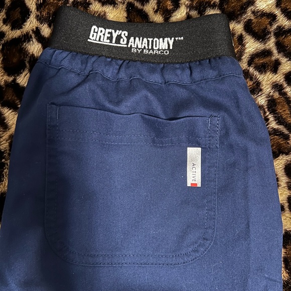 Grey’s Anatomy Scrub Pants NWOT - Priced to sell! 🔥🔥 - Picture 2 of 3